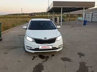 2015 Kia Rio III Рестайлинг, белый, 950000 рублей, вид 2