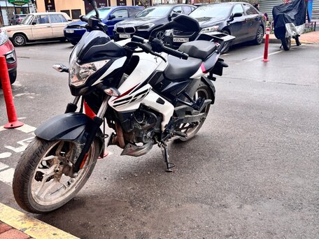 2021 Bajaj Pulsar NS 200, белый, 190000 рублей, вид 1