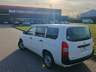 2019 Toyota Probox I Рестайлинг, белый, 1610000 рублей, вид 4