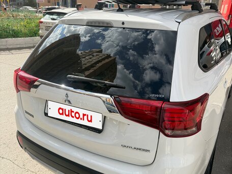 2015 Mitsubishi Outlander III Рестайлинг 2, белый, 1500000 рублей, вид 5