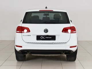 2012 Volkswagen Touareg II, белый, 2600000 рублей, вид 3