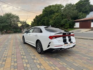 2021 Kia K5 III, белый, 2950000 рублей, вид 3