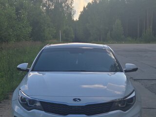 2019 Kia Optima IV Рестайлинг, белый, 1800000 рублей, вид 4