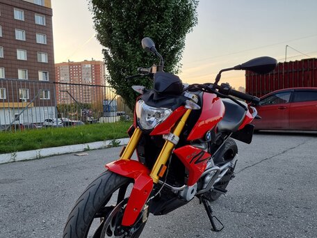 2019 BMW G 310 R, красный, 425000 рублей, вид 2