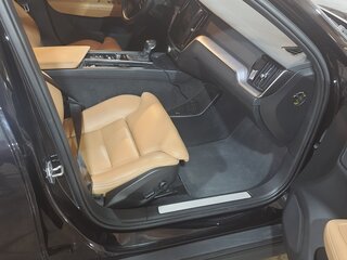 2020 Volvo V60 Cross Country II, чёрный, 2800000 рублей, вид 5