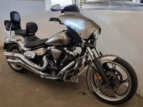 2009 Yamaha XV 1900, серебристый, 1100000 рублей, вид 2