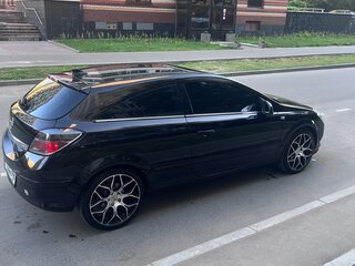 2010 Opel Astra GTC H Рестайлинг, чёрный, 740000 рублей, вид 4