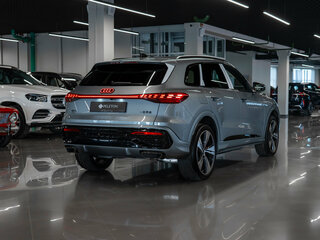 2026 Audi Q5 L III (GU), серый, 7100000 рублей, вид 4