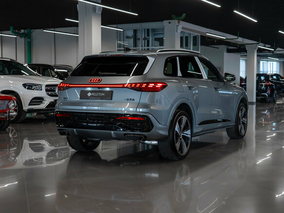 2026 Audi Q5 L III (GU), серый - вид 3
