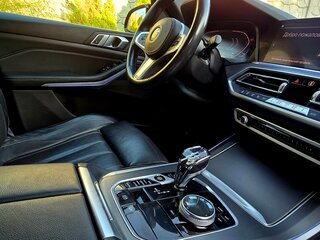 2019 BMW X5 30d IV (G05/G18), чёрный, 6699000 рублей, вид 4