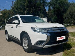 2017 Mitsubishi Outlander III Рестайлинг 2, белый, 2000000 рублей, вид 1