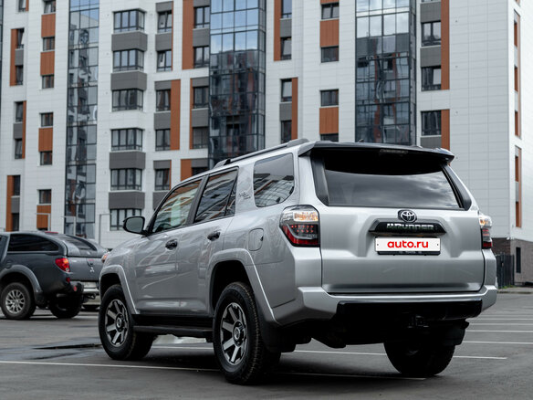 2022 Toyota 4Runner V Рестайлинг, серебристый, 8590000 рублей - вид 14