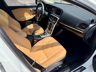 2017 Volvo V40 II Рестайлинг, белый, 1320000 рублей, вид 4