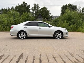 2015 Toyota Camry VII (XV50) Рестайлинг, серебристый, 1900000 рублей, вид 5