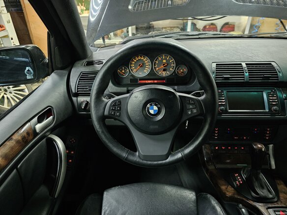 2001 BMW X5 4.4i I (E53), чёрный, 1700000 рублей - вид 7