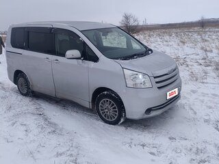 2008 Toyota Noah II (R70), серый, 1250000 рублей, вид 3