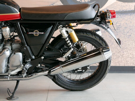 2025 Royal Enfield Interceptor 650, чёрный, 690000 рублей, вид 4
