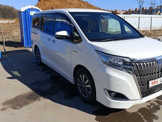 2018 Toyota Esquire I Рестайлинг, белый, 3000000 рублей, вид 3