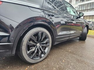 2019 Volkswagen Touareg III, чёрный, 4500000 рублей, вид 5