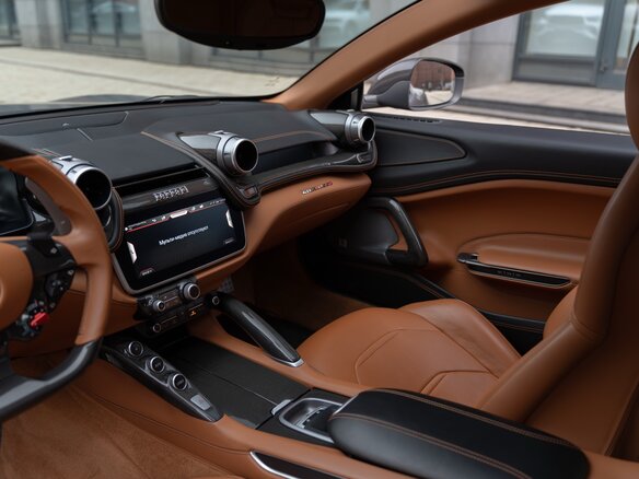 2017 Ferrari GTC4Lusso, серый, 23000000 рублей - вид 12