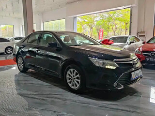 2015 Toyota Camry VII (XV50) Рестайлинг, чёрный, 1483008 рублей, вид 3