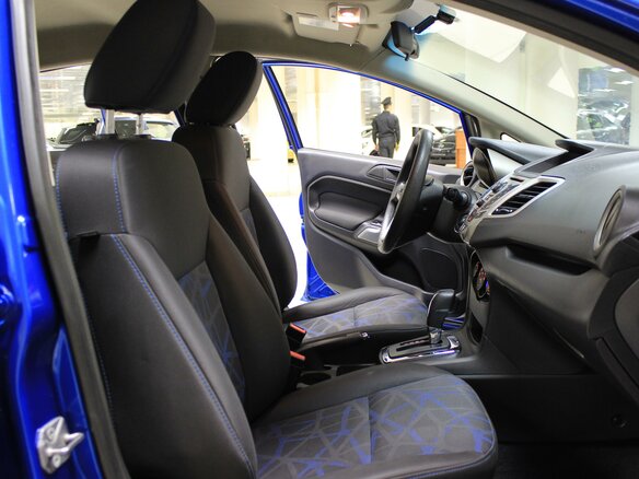 2013 Ford Fiesta Mk6 Рестайлинг, синий - вид 7