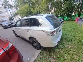 2013 Mitsubishi Outlander III, белый, 1500000 рублей, вид 4