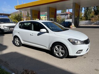 2011 Kia Ceed I Рестайлинг, белый, 925000 рублей, вид 1