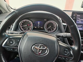 2021 Toyota Camry VIII (XV70), белый, 3300000 рублей, вид 5