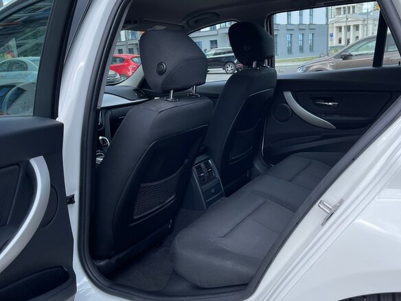 2018 BMW 3 серии 330d xDrive VI (F3x) Рестайлинг, белый, 2500000 рублей - вид 12
