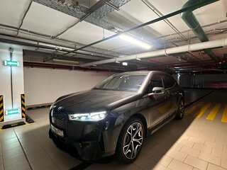 2021 BMW iX xDrive40 I (I20), серый, 8000000 рублей, вид 1
