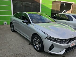 2020 Kia K5 III, серебристый, 2850000 рублей, вид 4