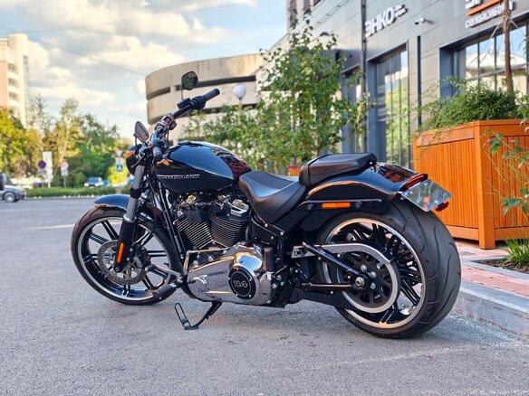 2021 Harley-Davidson Breakout, чёрный, 2135000 рублей - вид 9