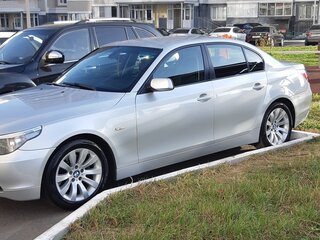 2006 BMW 5 серии 523i V (E60/E61), серебристый, 850000 рублей, вид 2