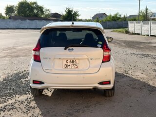2018 Nissan Note e-Power II Рестайлинг, белый, 1320000 рублей, вид 4