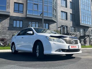 2012 Toyota Camry VII (XV50), белый, 1800000 рублей, вид 3