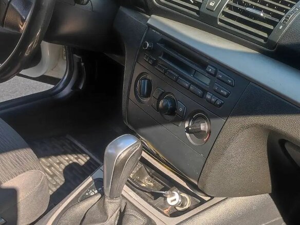 2008 BMW 1 серии 116i I (E81/E82/E87/E88) Рестайлинг, белый, 600000 рублей - вид 4