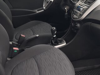 2014 Hyundai Solaris I Рестайлинг, серебристый, 750000 рублей, вид 5