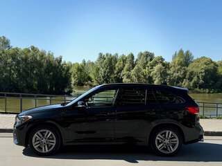 2020 BMW X1 28i xDrive II (F48) Рестайлинг, чёрный, 3650000 рублей, вид 3