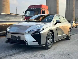 2026 Lexus ES 300h VIII, серебристый, 6782099 рублей, вид 1