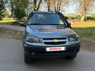 2017 Chevrolet Niva I Рестайлинг, серый, 795000 рублей, вид 1