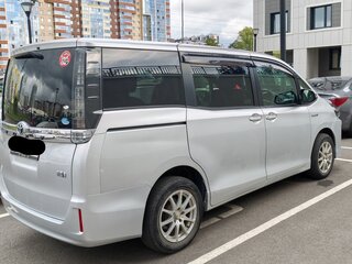 2014 Toyota Voxy III (R80), серый, 1650000 рублей, вид 3