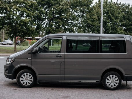 2018 Volkswagen Caravelle, серый, 2757441 рублей, вид 4