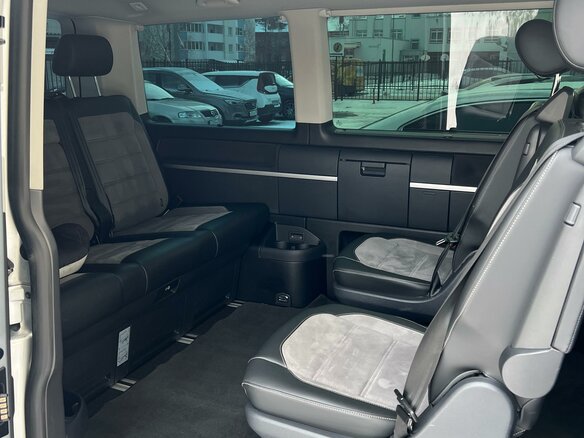2020 Volkswagen Multivan T6 Рестайлинг, серый, 4700000 рублей - вид 3