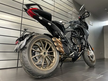 2024 MV Agusta Turismo Veloce 800, чёрный, 2420000 рублей, вид 3