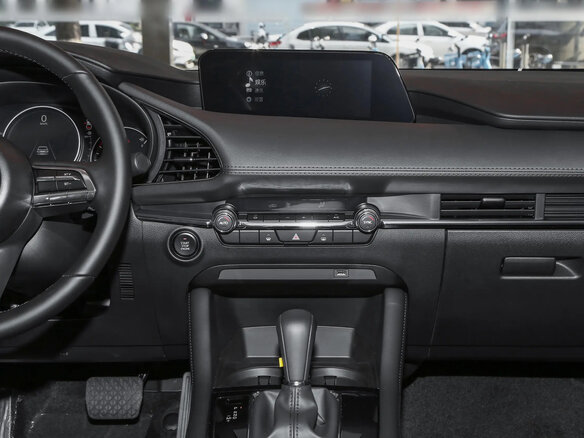 2025 Mazda 3 Axela IV (BP), красный, 2225000 рублей - вид 7