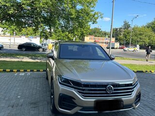 2019 Volkswagen Touareg III, коричневый, 5100000 рублей, вид 1