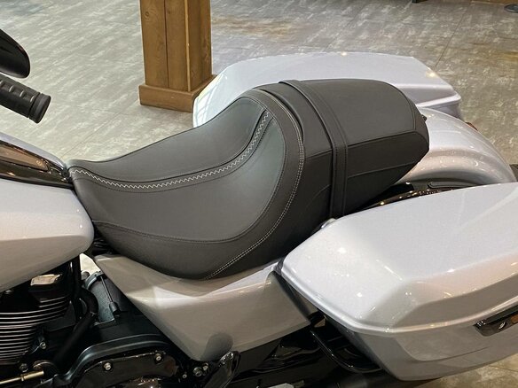 2024 Harley-Davidson Road Glide, серый, 4200000 рублей - вид 12