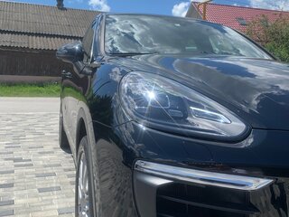 2016 Porsche Cayenne S E-Hybrid II Рестайлинг (958), чёрный, 5770000 рублей, вид 2