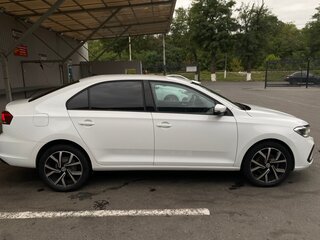 2021 Volkswagen Polo VI, белый, 1400000 рублей, вид 4